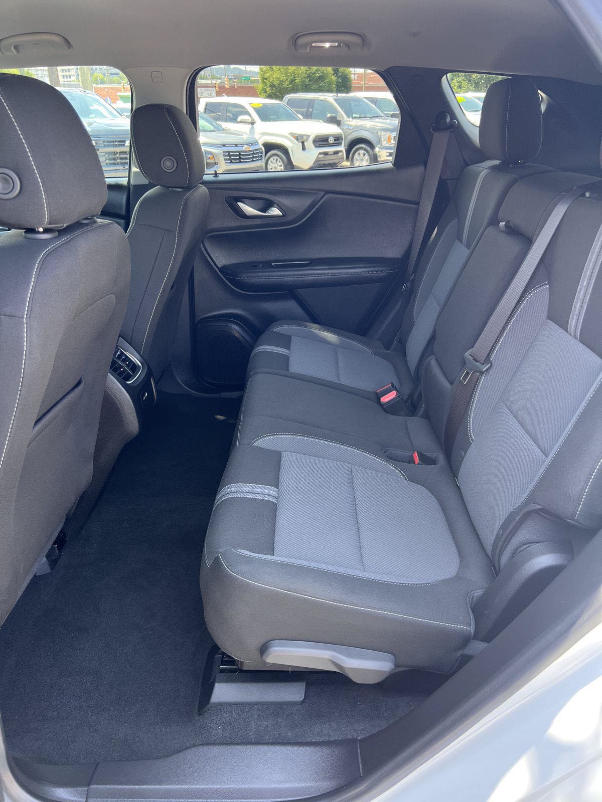 Used 2024 Chevrolet Blazer LT w/ Convenience Package FWD image 16