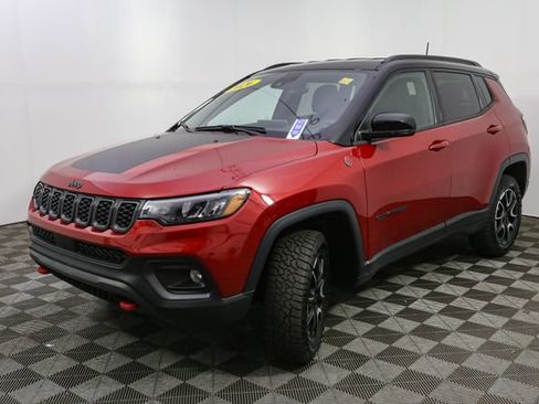 Used 2026 Jeep Compass Trailhawk AWD/4WD image 5