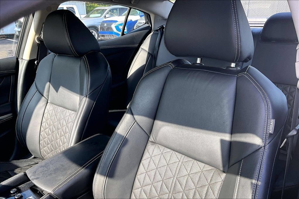 Used 2023 Nissan Maxima Platinum FWD image 21