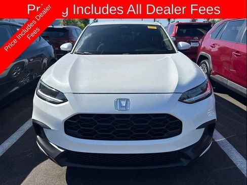 Used 2024 Honda HR-V LX image 2