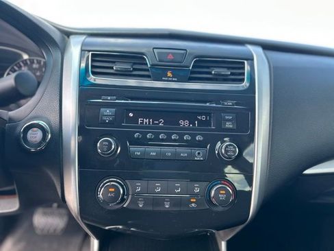 Used 2013 Nissan Altima 2.5 S FWD image 18