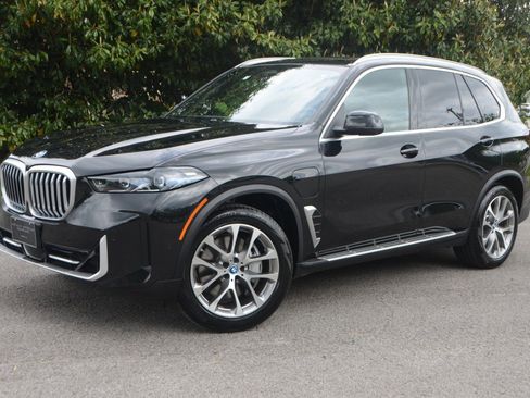 Used 2025 BMW X5 xDrive50e image 11