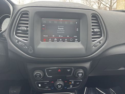 Used 2020 Jeep Compass Latitude image 20