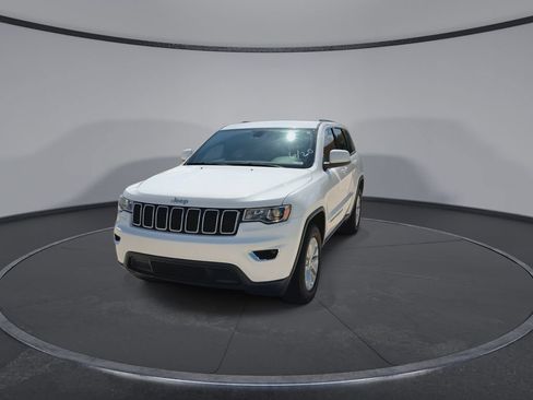 Used 2022 Jeep Grand Cherokee Laredo X AWD/4WD image 4