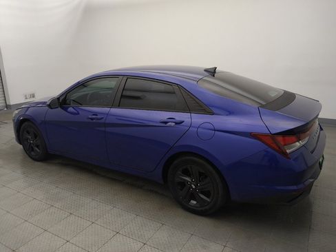 Used 2021 Hyundai Elantra SEL w/ Convenience Package FWD image 3
