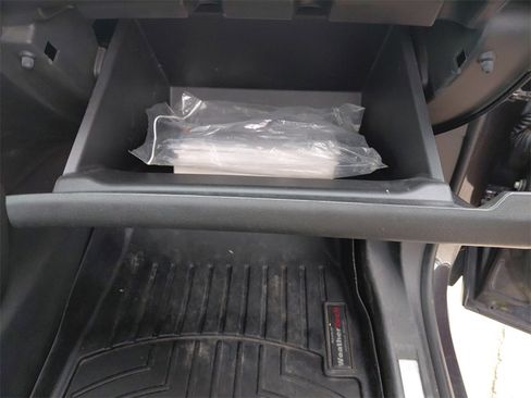 Used 2018 GMC Acadia SLT image 16