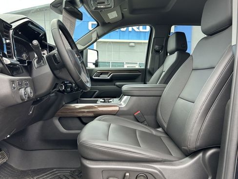 Used 2025 Chevrolet Silverado 2500 LT w/ All Star Edition image 8