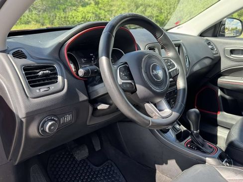 Used 2019 Jeep Compass Trailhawk AWD/4WD image 2