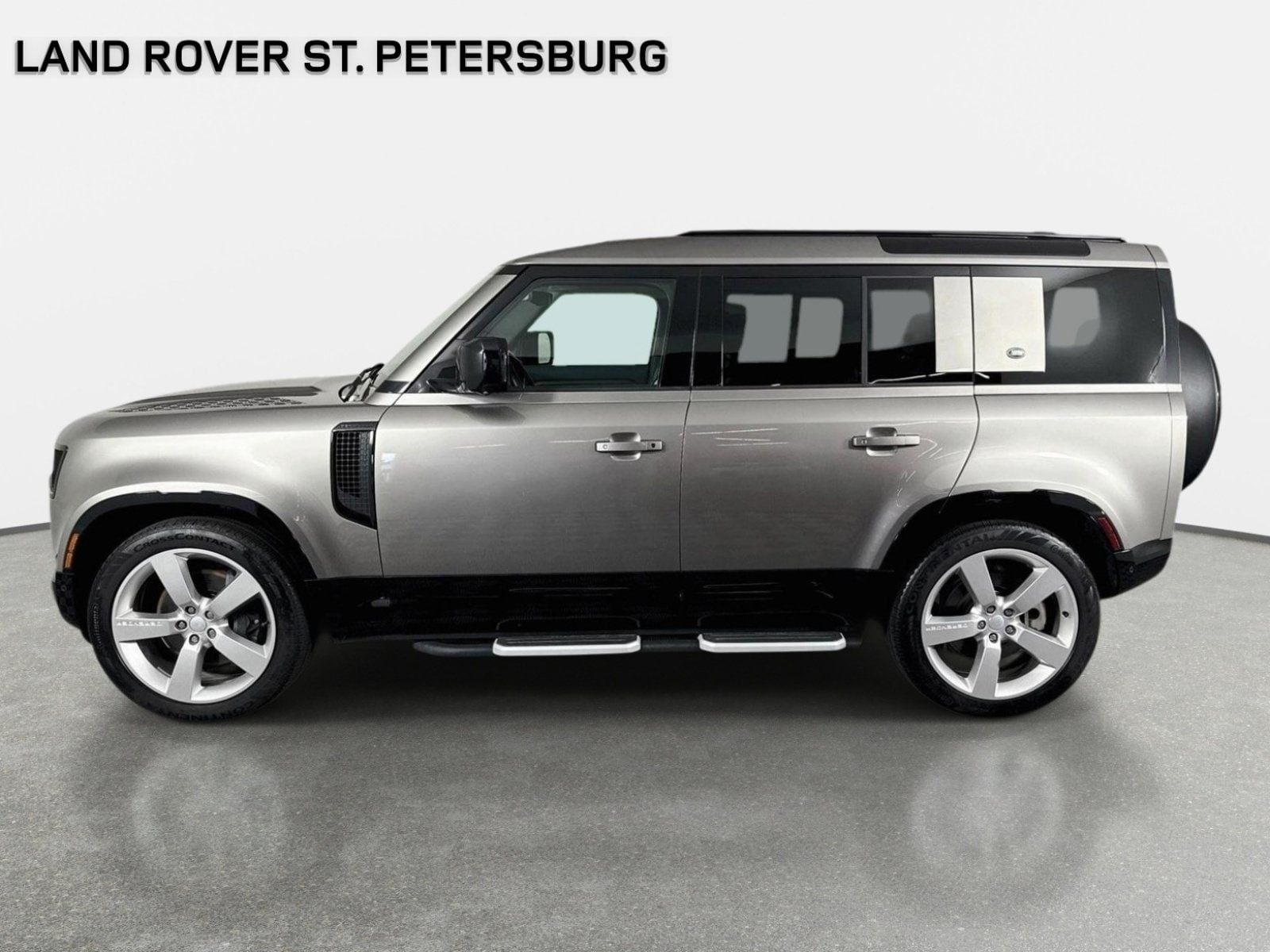 Used 2023 Land Rover Defender 110 S AWD/4WD image 9