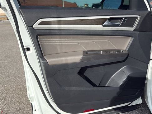 Used 2022 Volkswagen Atlas SE image 17