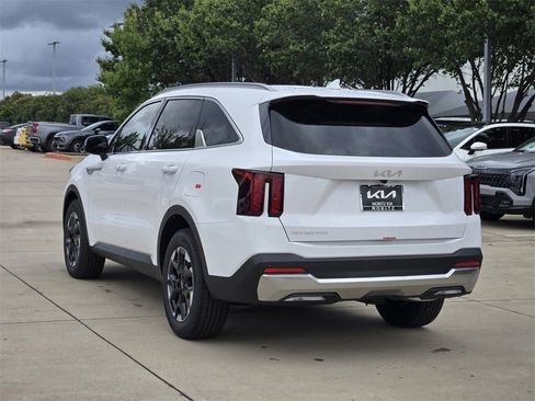 New 2026 Kia Sorento S image 3
