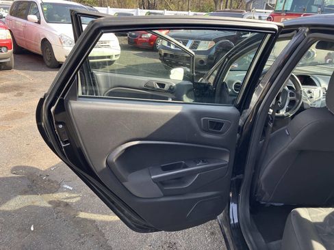 Used 2011 Ford Fiesta SE w/ 203A Rapid Spec Order Code image 15