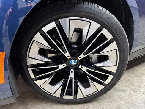 Certified 2026 BMW 530i xDrive w/ Executive Package image 28