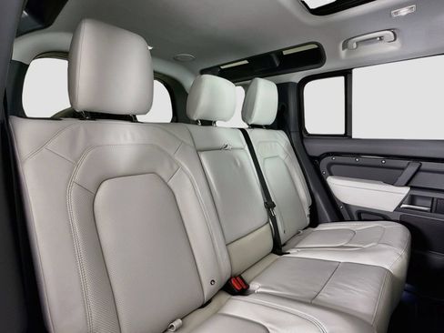 Used 2026 Land Rover Defender 110 X-Dynamic SE AWD/4WD image 15