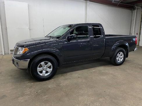 Used 2010 Nissan Frontier SE w/ SE Value Truck Pkg image 1