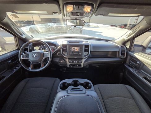 Used 2024 RAM 2500 Tradesman w/ Chrome Appearance Group image 27