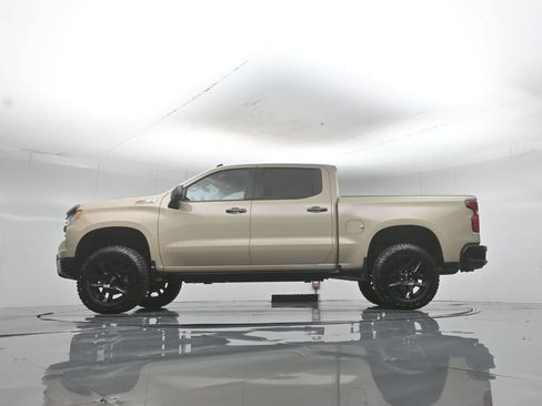 Used 2022 Chevrolet Silverado 1500 LT Trail Boss w/ Convenience Package II AWD/4WD image 7
