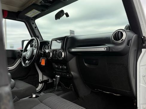 Used 2011 Jeep Wrangler Rubicon w/ PWR Convenience Group AWD/4WD image 14