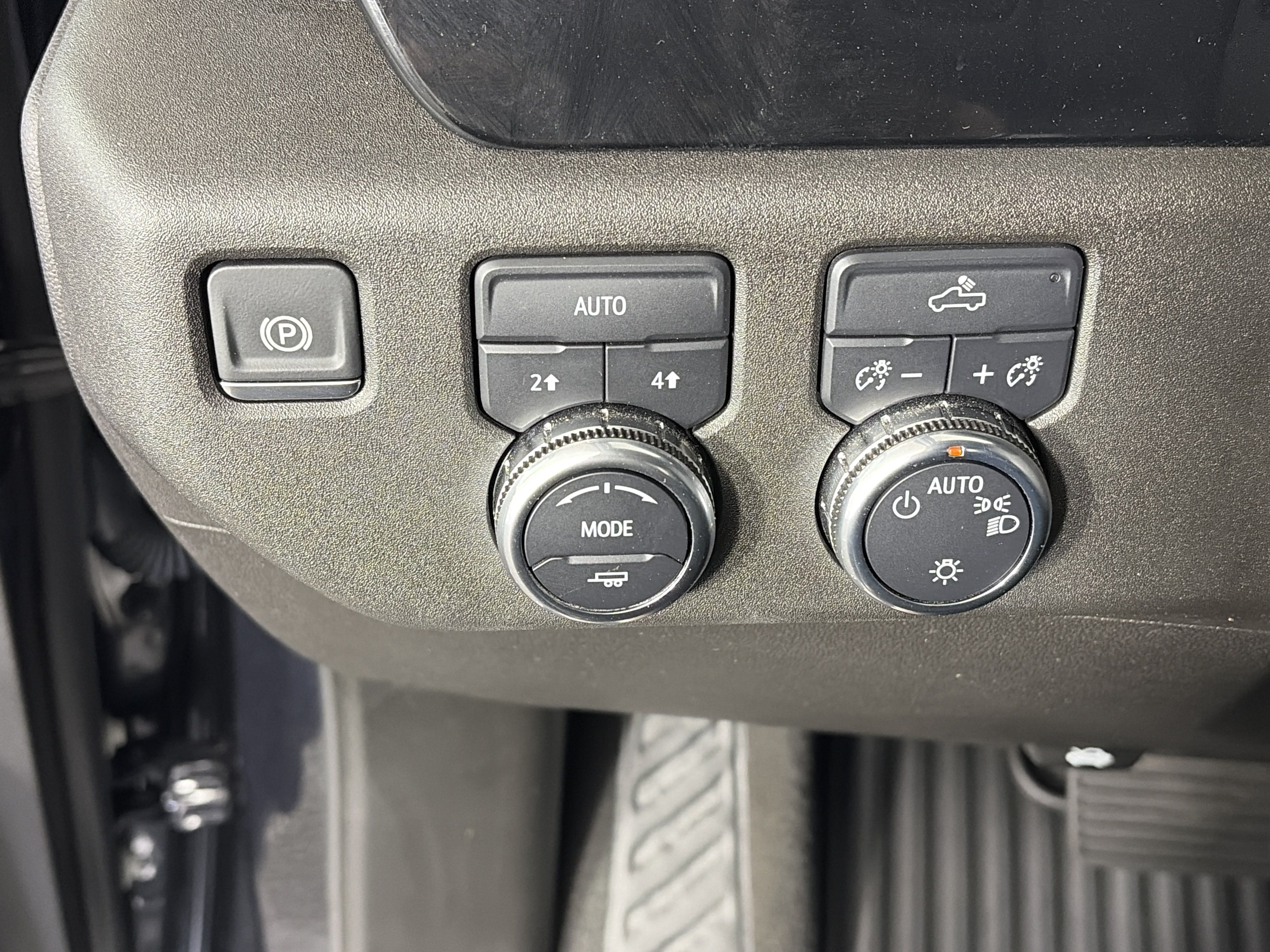 Used 2024 GMC Sierra 1500 SLE AWD/4WD image 27