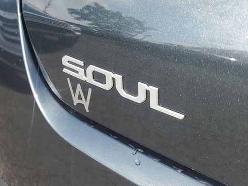 Used 2025 Kia Soul S FWD image 6
