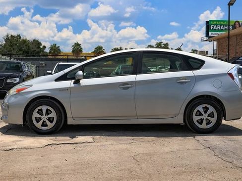 Used 2015 Toyota Prius Four image 4