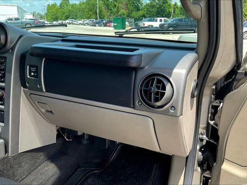 Used 2003 HUMMER H2 w/ Preferred Equipment Group AWD/4WD image 14