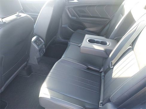Used 2022 Volkswagen Tiguan SE image 18