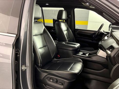 Used 2021 Chevrolet Tahoe Premier w/ Premium Package image 9