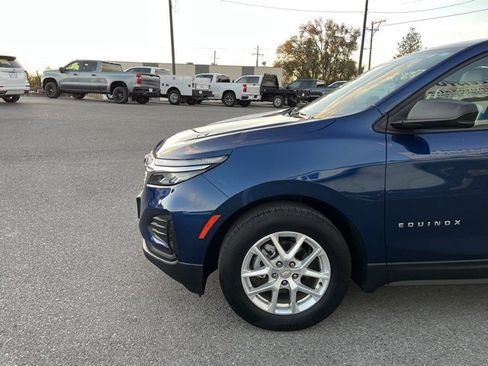 Used 2022 Chevrolet Equinox LS image 7