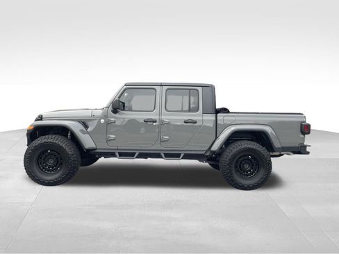 Used 2023 Jeep Gladiator Overland w/ Cold Weather Group image 8