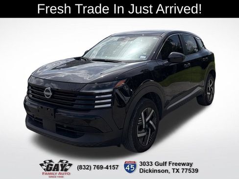 Used 2025 Nissan Kicks SV w/ Charging Package FWD image 3