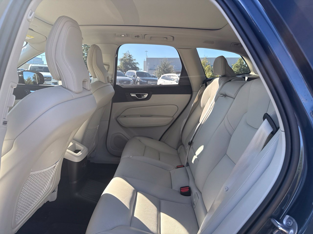 Used 2025 Volvo XC60 T8 Plus w/ Protection Package Premier AWD/4WD image 16