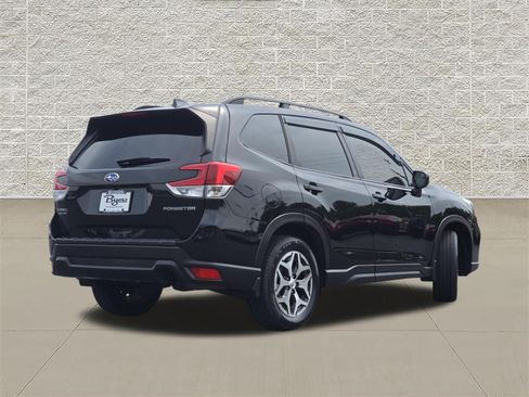 Used 2021 Subaru Forester Premium AWD/4WD image 7
