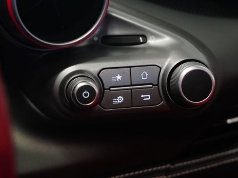 Used 2021 Ferrari F8 Tributo image 27