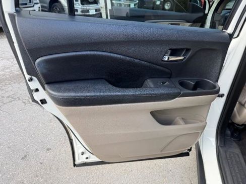 Used 2017 Honda Pilot EX image 30