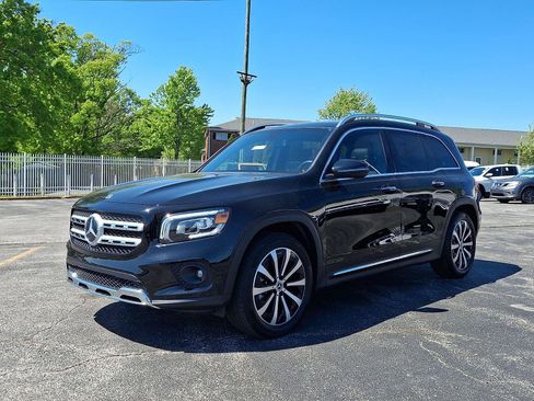 Used 2023 Mercedes-Benz GLB 250 4MATIC image 3