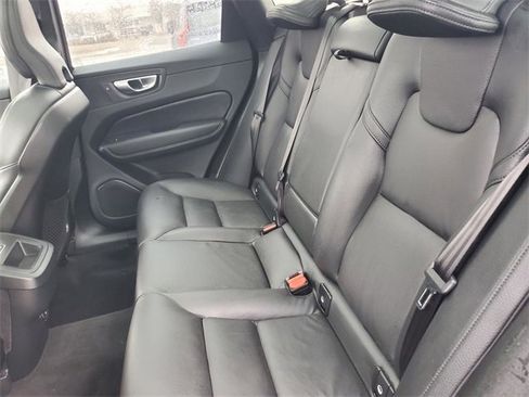 Used 2025 Volvo XC60 B5 Plus image 34