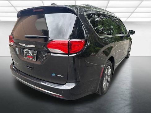 Used 2018 Chrysler Pacifica Limited w/ Advanced Safetytec Group FWD image 6