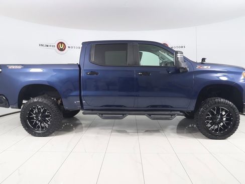 Used 2021 Chevrolet Silverado 1500 LT Trail Boss w/ Convenience Package II image 2