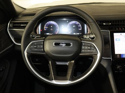 New 2025 Jeep Grand Cherokee Limited image 7