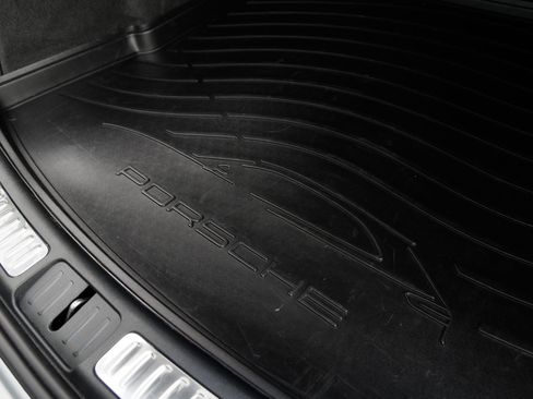 Certified 2026 Porsche Macan AWD/4WD image 27
