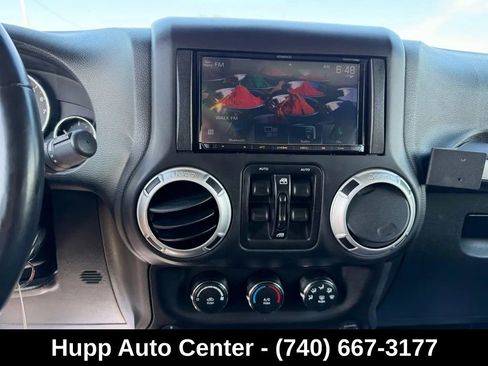 Used 2016 Jeep Wrangler Unlimited Sahara w/ Connectivity Group AWD/4WD image 13