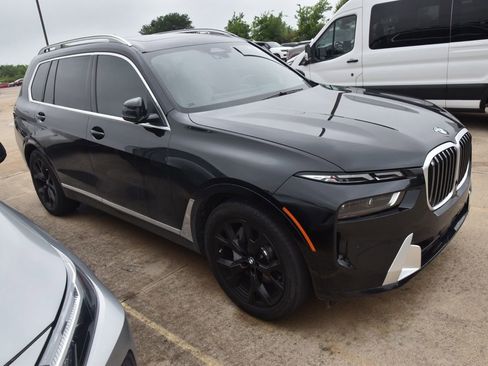 Used 2025 BMW X7 xDrive40i w/ Premium Package image 5