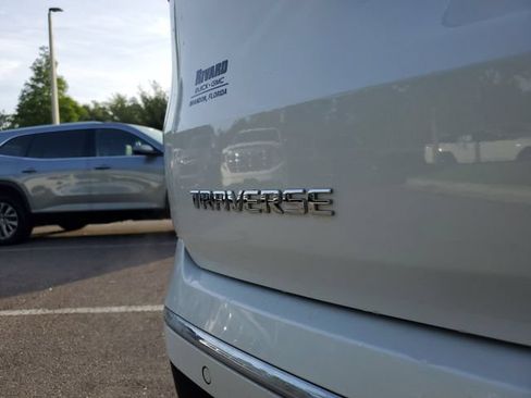 Used 2022 Chevrolet Traverse Premier FWD image 7