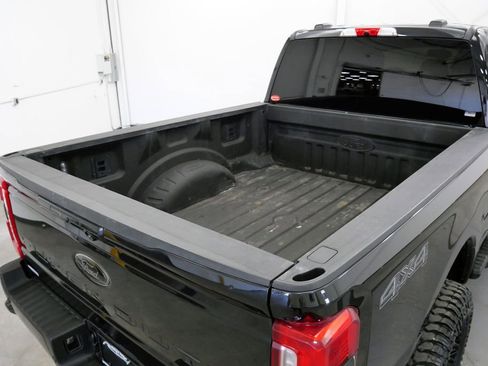 Used 2024 Ford F250 XLT w/ Black Appearance Package AWD/4WD image 38