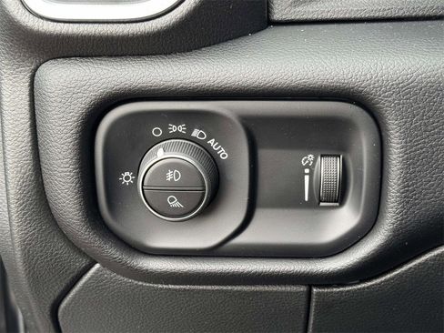 Used 2024 RAM 2500 Big Horn w/ Safety Group image 27