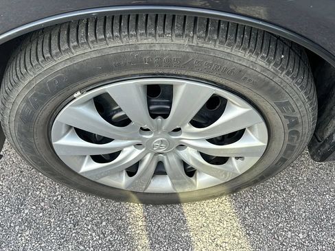 Used 2012 Toyota Corolla LE FWD image 23