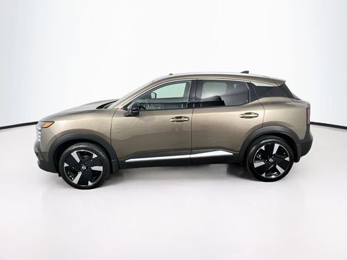 Used 2026 Nissan Kicks SR w/ SR Premium Package AWD/4WD image 4