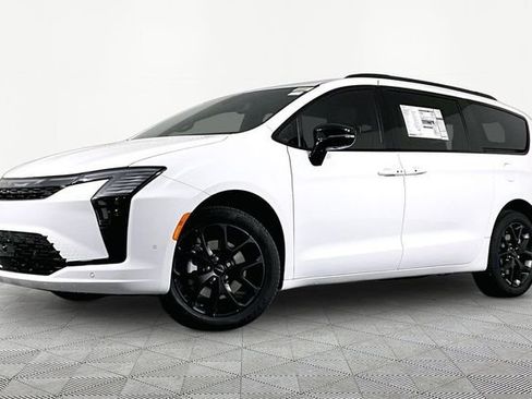 New 2027 Chrysler Pacifica Limited w/ S Appearance Package AWD/4WD image 1