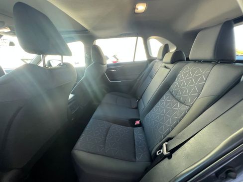Used 2025 Toyota RAV4 XLE w/ Convenience Package image 27
